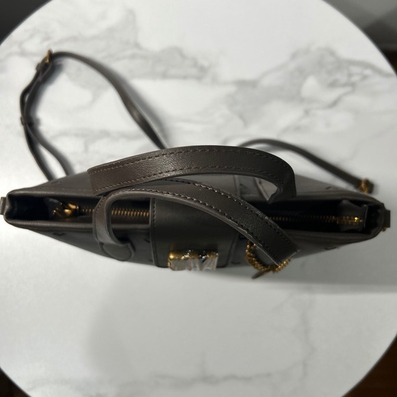 Steve Madden Satchel Bucket Bag Purse Brown Embossed Logo Chain Accent‎ - Picture 10 of 16